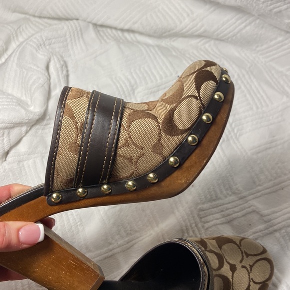 Coach Willow Signature Monogram Mule Clogs - Picture 11 of 11
